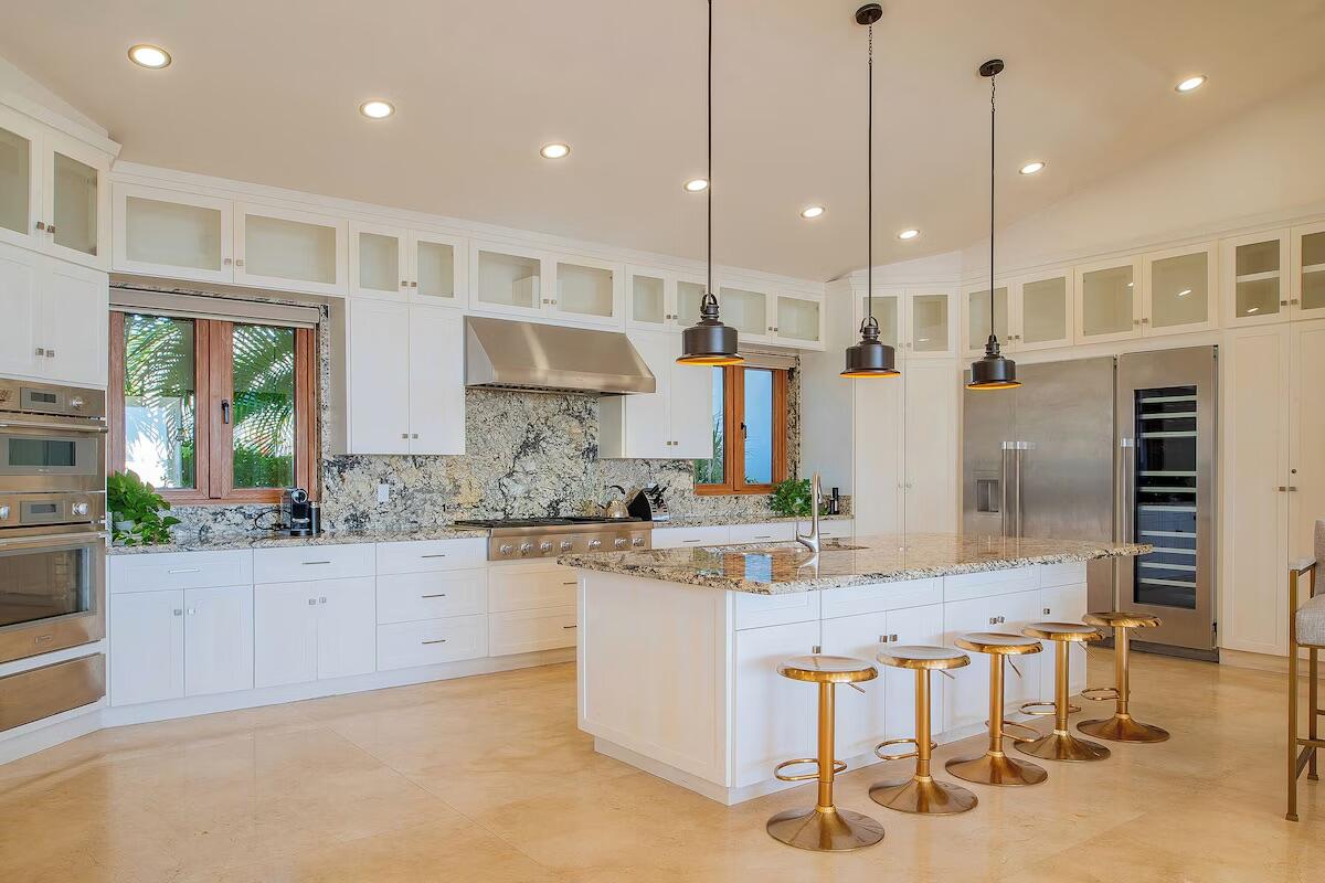 Cabo Golf Fundadores Experience the pinnacle of coastal living at Casa Bokke, a stunning contemporary estate perched directly on the 4th hole of the Jack Nicklaus Signature Ocean Course. This residence perfectly balances the lush greens of world-class golf with unobstructed, ocean for sale
