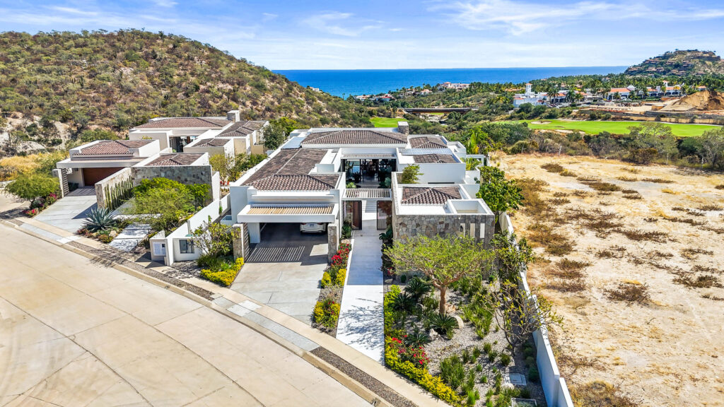 Cabo Golf Fundadores Luxury Estate in Puerto Los Cabos - Introducing an extraordinary value opportunity in the prestigious community of Puerto Los Cabos--now offered at for sale