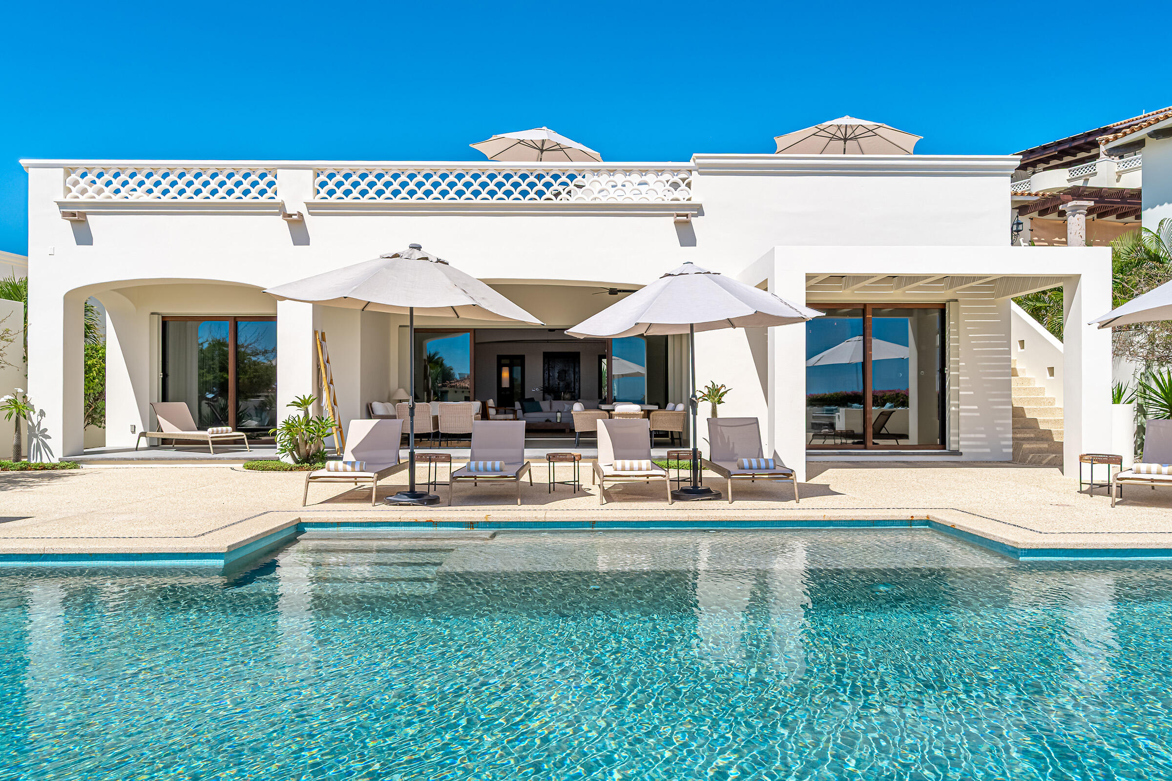 Cabo Golf El Altillo Looking for a large villa furnished with Cool Cabo designer décor, huge pool and deck with great for sale