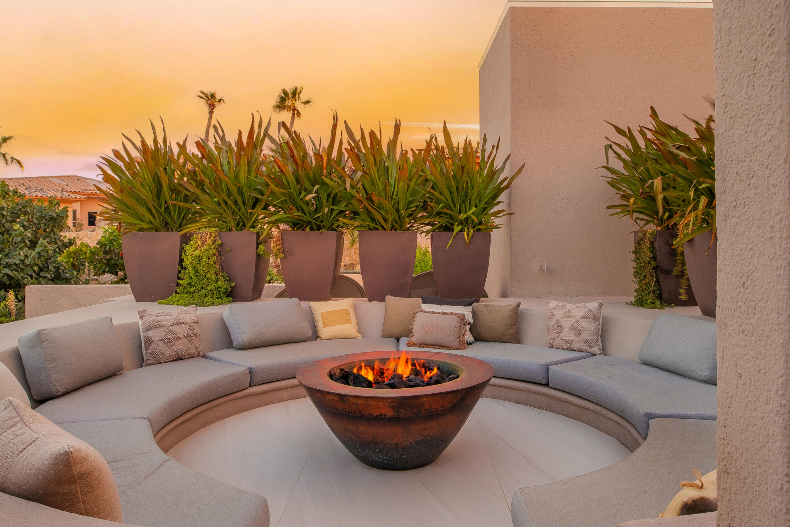 Cabo Golf El Altillo Looking for a large villa furnished with Cool Cabo designer décor, huge pool and deck with great for sale